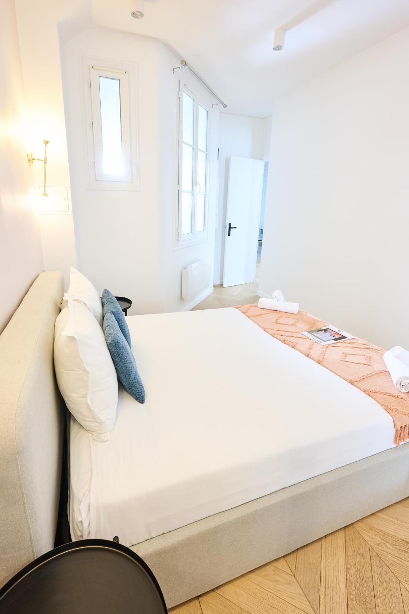 Champs Elysees!Montaigne, New Luxurious 6Pers Flat Παρίσι Εξωτερικό φωτογραφία